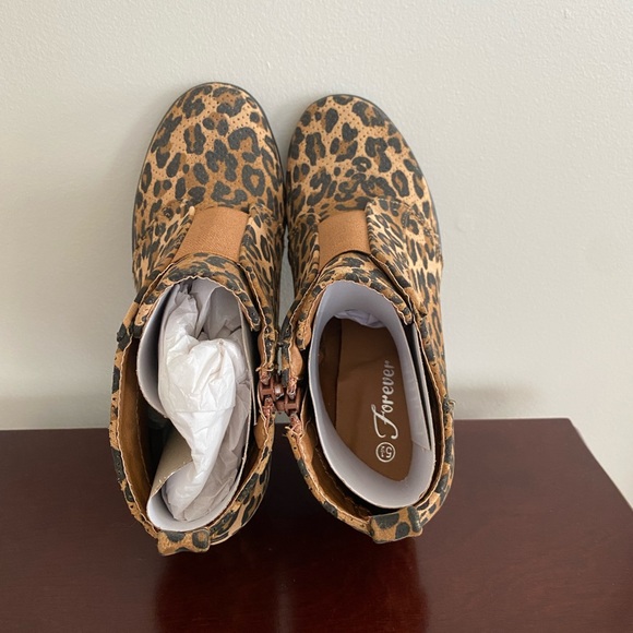 Leopard wedge boots. New never worn. Size 5 1/2 - Picture 5 of 7